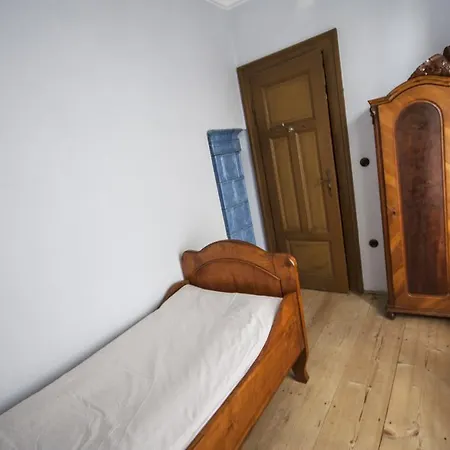مزرعة للإقامة Villa Mestni Hill *
