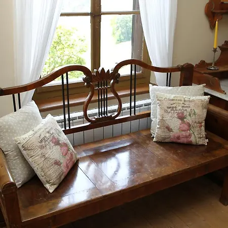 Villa Mestni Hill مزرعة للإقامة